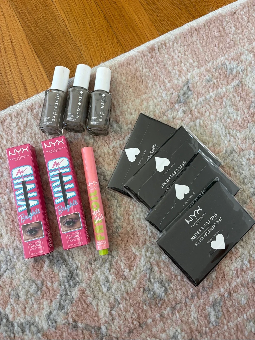 Brights Matte Liquid Eyeliner & Expressie Nail Polish - Pink & Gray Set